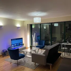 2 Bedrooms, 2 Bathrooms Stunning Penthouse View Apartment Bradford (West Yorkshire)